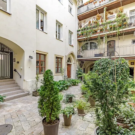 Prima - Spacious In The Main Square With Large Living * Bratislava
