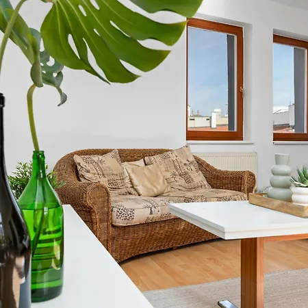 Prima - Spacious In The Main Square With Large Living Apartment