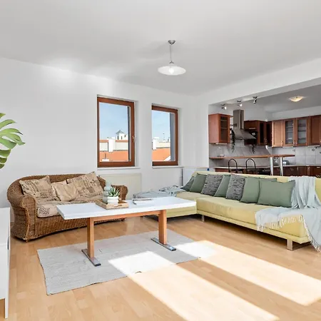 Prima - Spacious In The Main Square With Large Living Bratislava
