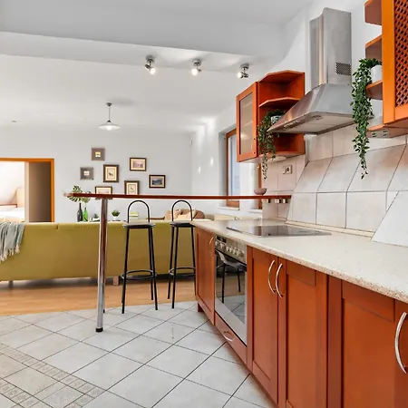 Prima - Spacious In The Main Square With Large Living * Bratislava