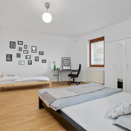 Prima - Spacious In The Main Square With Large Living